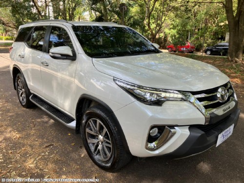 Toyota HILUX SW4 SRX 7 LUGARES 2016/2017
